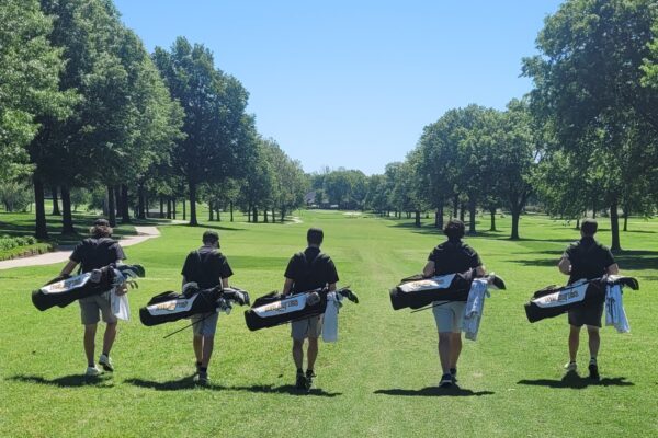 Men's golf team on green - NJCAA DII