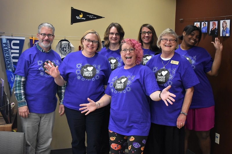 advising staff wearing We Love Transfer Students t-shirts