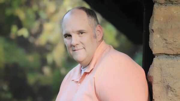 head & shoulders shot of Rob Murphy outdoors